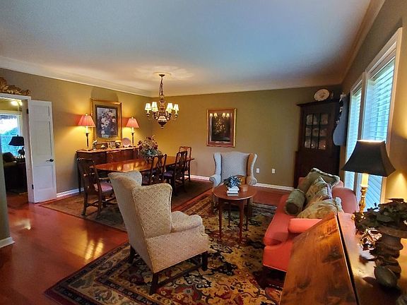 4th image of 1810 Hunters Creek Dr