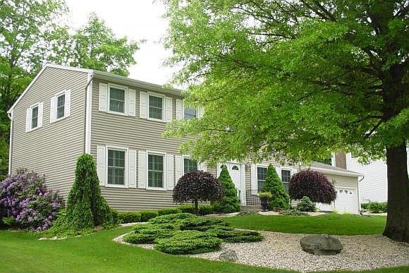 1st image of 61 Elmwood Dr