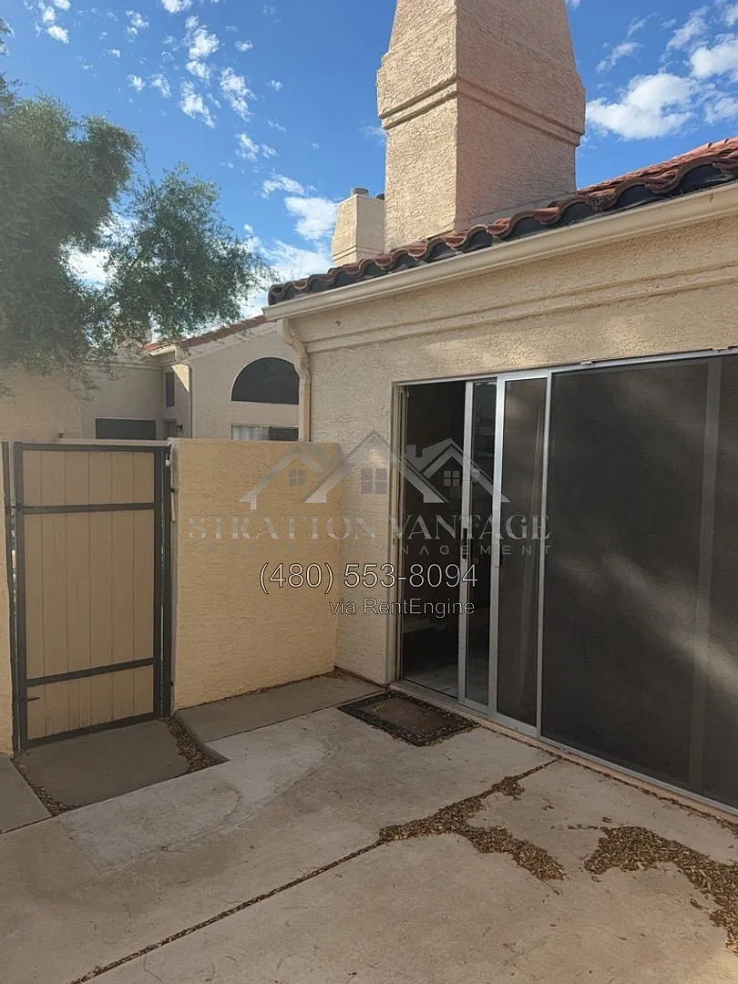 2 bed, 2.0 bath, 993 sqft, $1,650 — Photo 3