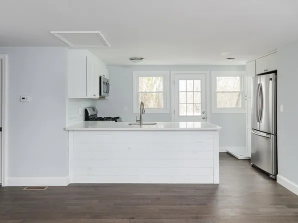 67 Rhodes Cir, Hingham, MA 02043