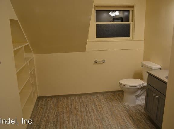 5th image of 204 W Del Norte St APT A