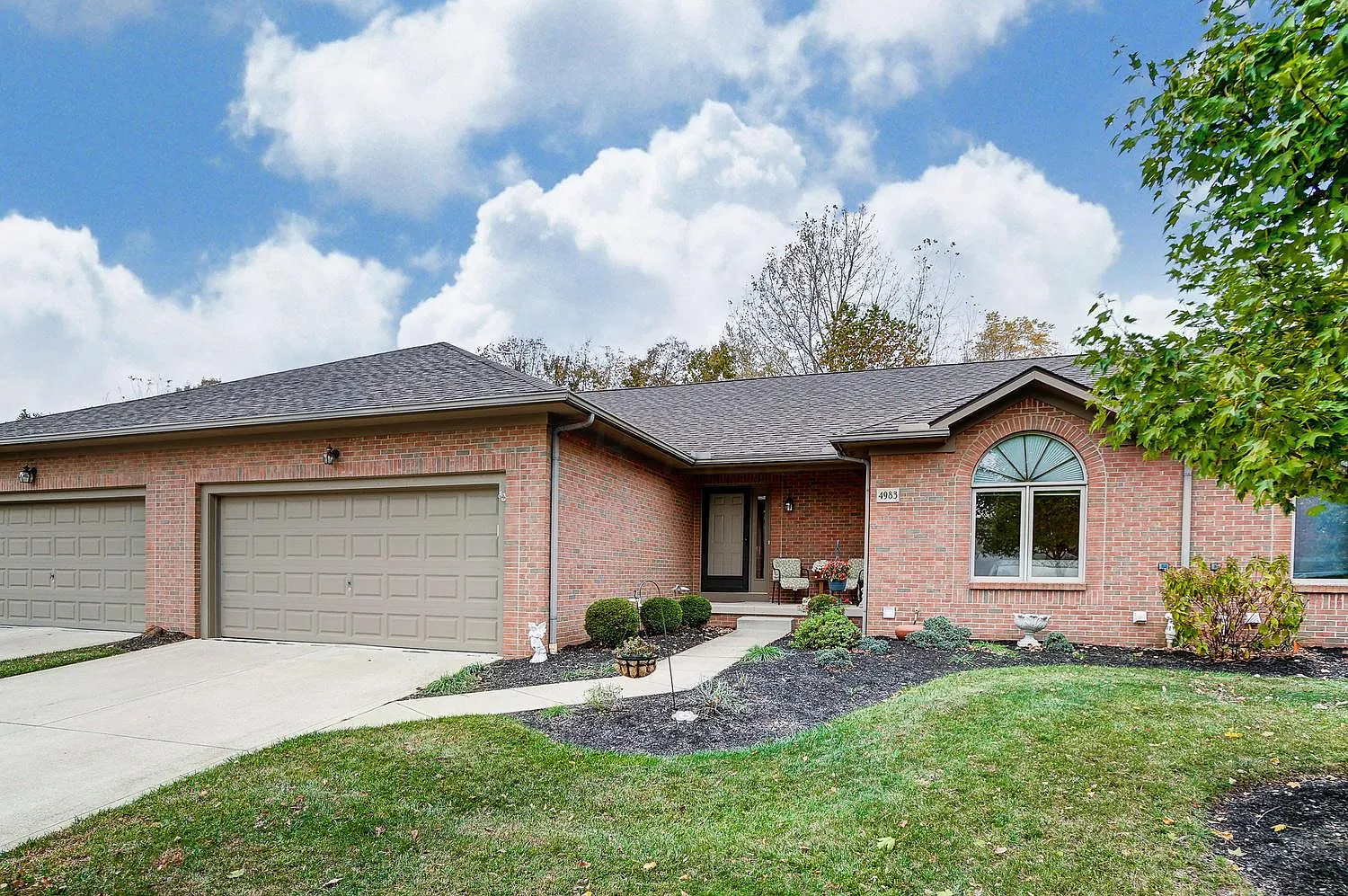 4983 Birch Grove Dr photo 1