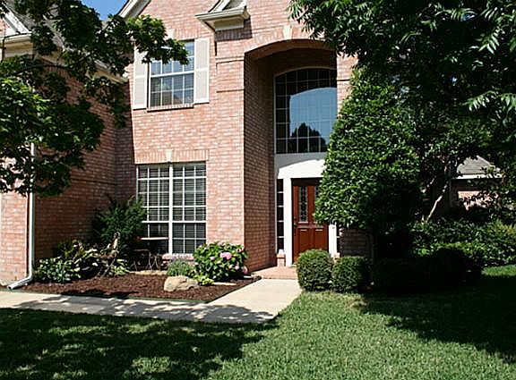 2nd image of 2813 Woodway Dr