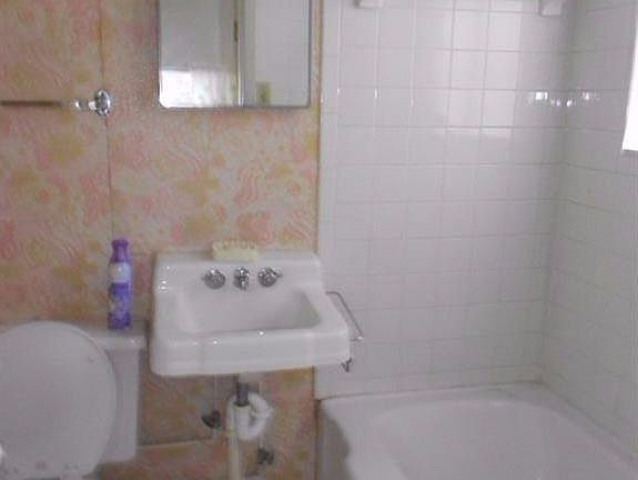 4th image of 1544 Holman Ave