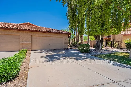 735 N Tangerine Dr Photo 1