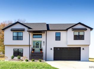 415 Cook St, Troy, IL 62294