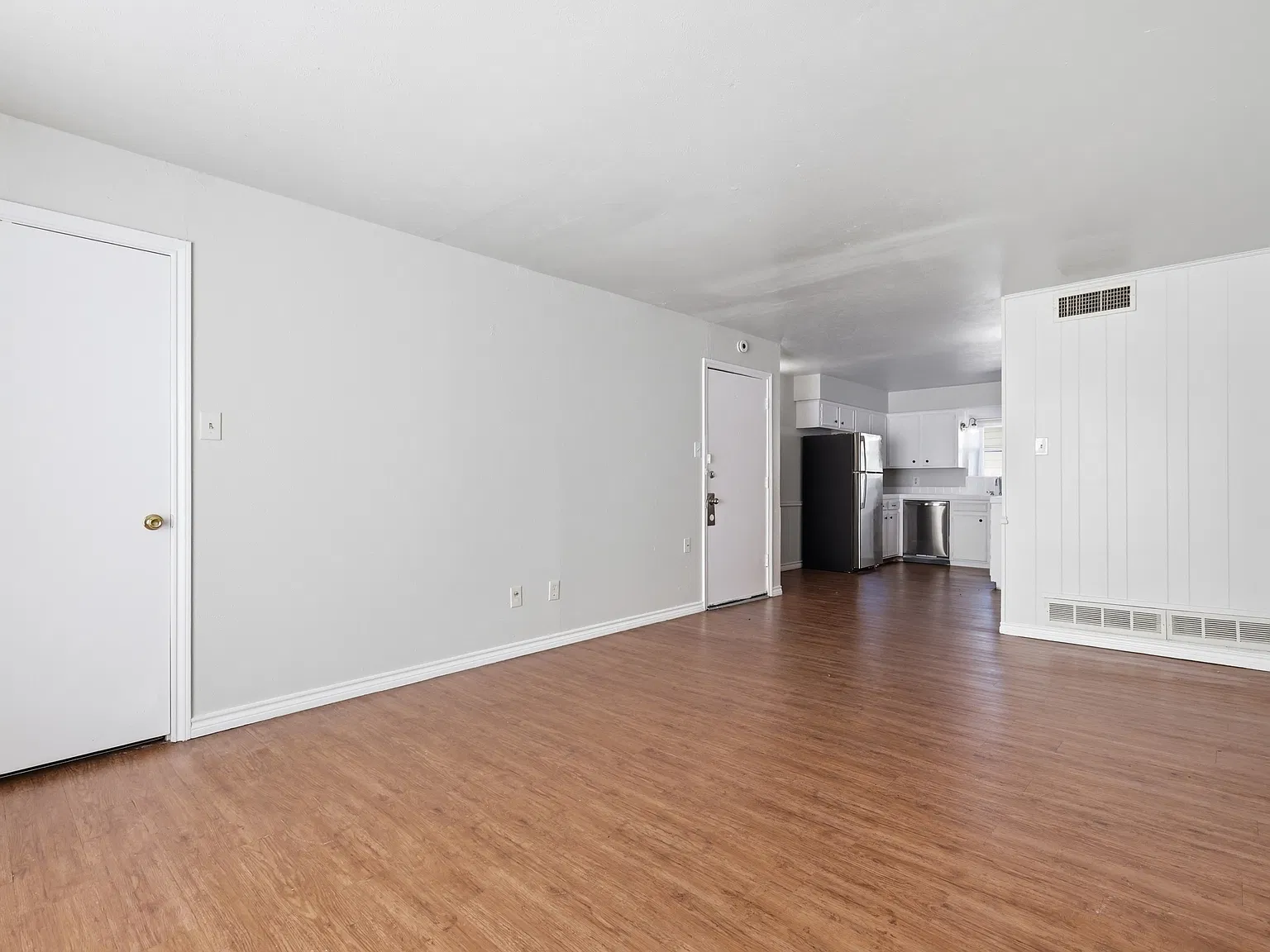 225 Bryan St — Photo 4