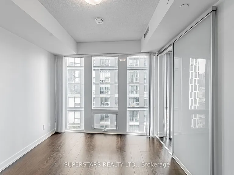 60 Shuter St #2610 — Photo 17