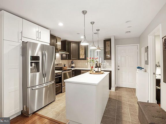 3rd image of 2807 Lee Oaks Ct APT 201