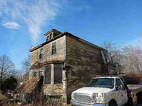 935 E Philadelphia