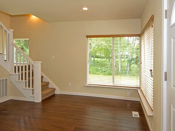 5th image of 10916 Crescent Valley Dr NW