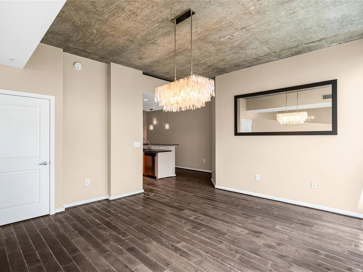 1 bed, 1.0 bath, 800 sqft, $1,950 — Photo 4