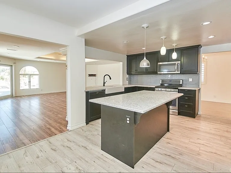530 Cameron Crest Dr — Photo 13