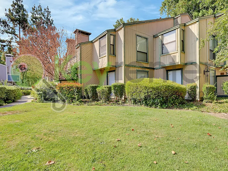 600 Del Verde Cir #7 — Photo 27