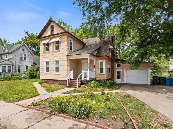 617 W Franklin St, Portage, WI 53901