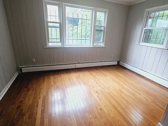 4th image of 26 Lyon St #1B
