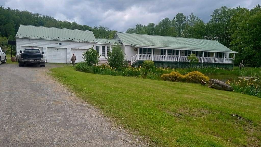 401 Hugart Rd - Property Image