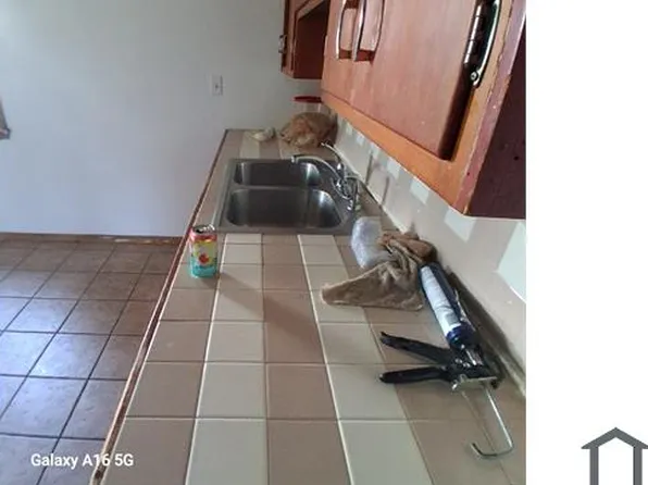 1123 14th St APT B, Rockford, IL 61104