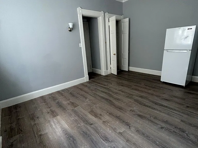 48 William St #6 — Photo 6
