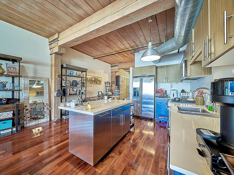 530 S Hewitt St #326 — Photo 10
