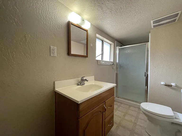 524 W 1st Ave #A — Photo 11