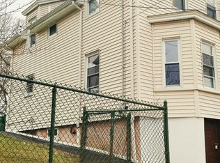 40 Ridgeway St, Lynn, MA 01902