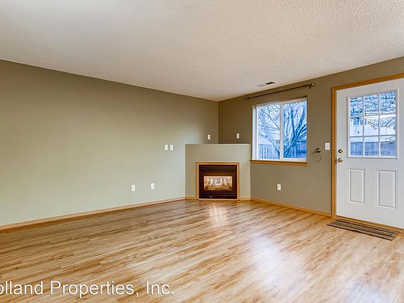 5th image of 2596 NE 1st Dr