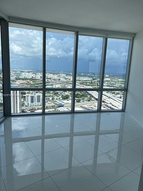 1st image of 851 NE 1st Ave #3704