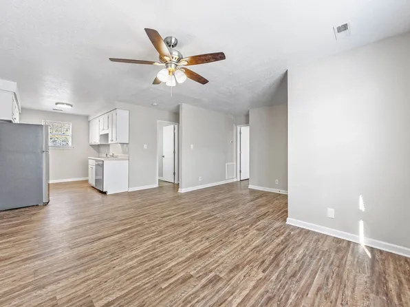 Lexington Drive -209, 209 Lexington Dr APT 2, Clarksville, TN 37042