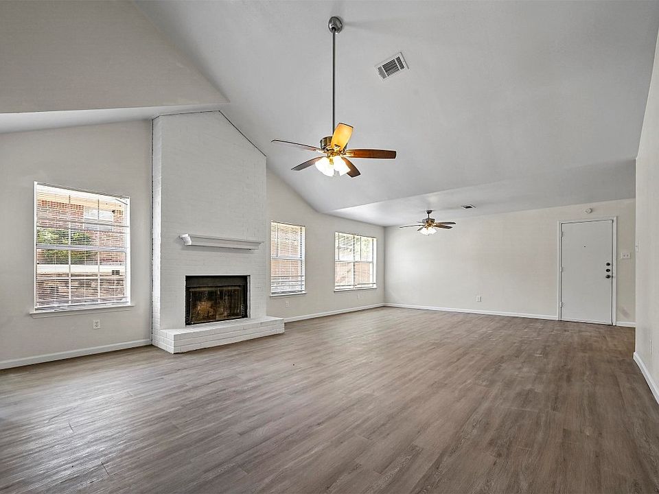 1st image of 209 Idle Creek Ln