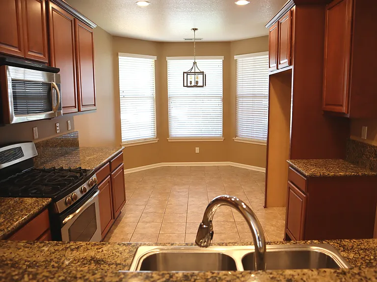 540 Needles Ct — Photo 11