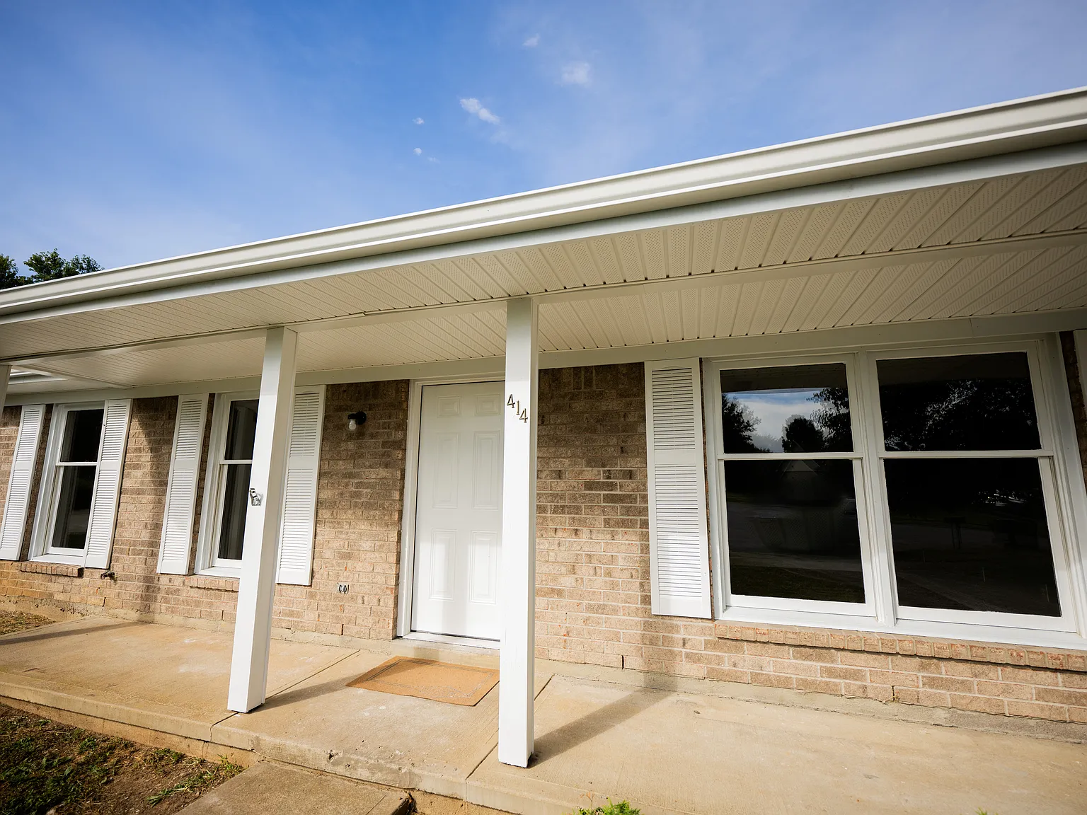 3 bed, 1.5 bath, 1221 sqft, $1,850 — Photo 3