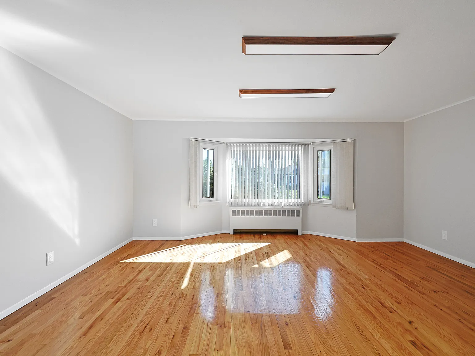 3 bed, 2.5 bath, 1791 sqft, $5,300 — Photo 3