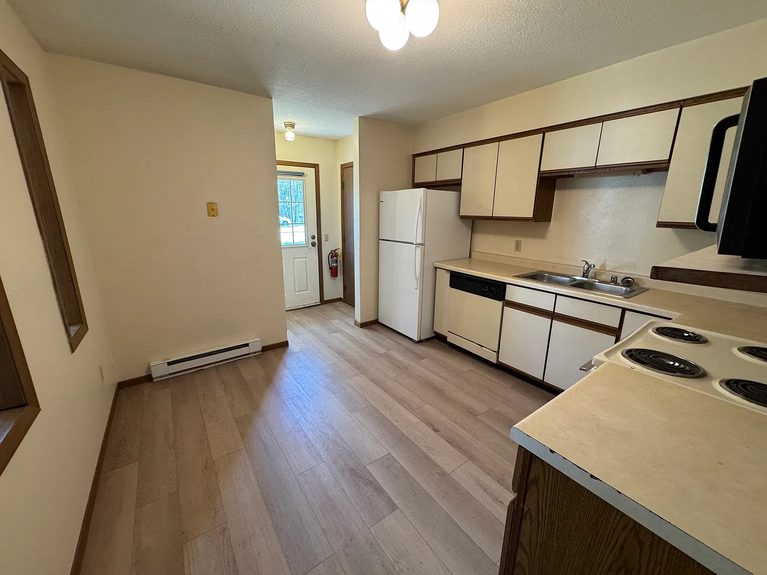 1815 3rd St E — Photo 3