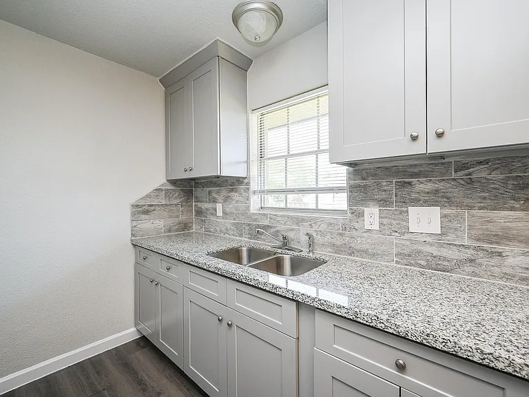 1518 East Ave #104 — Photo 23