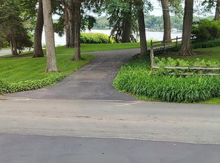 2022 Lake Rd, Wayzata, MN 55391