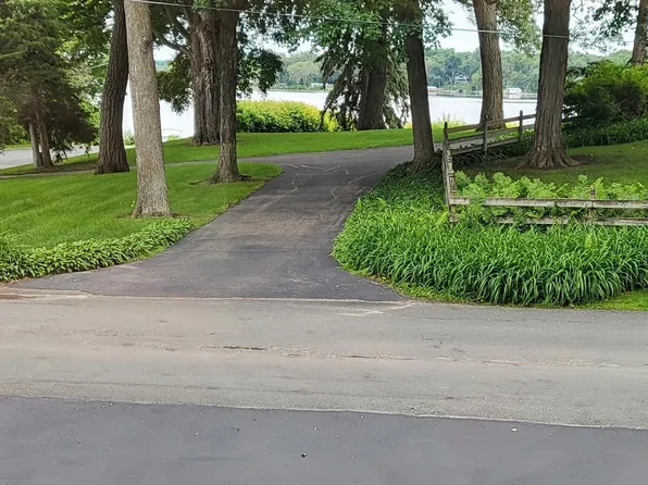 2022 Lake Rd, Wayzata, MN 55391