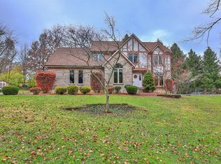 9906 Sherwood Dr, Cincinnati, OH 45231