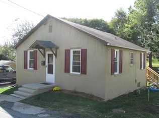 114 N Mount Parvo Ave, Charles Town, WV 25414