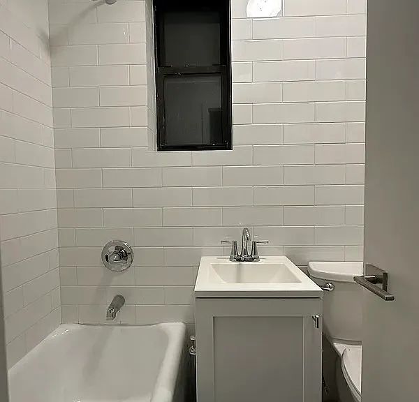 448 W 57th St #1B — Photo 8