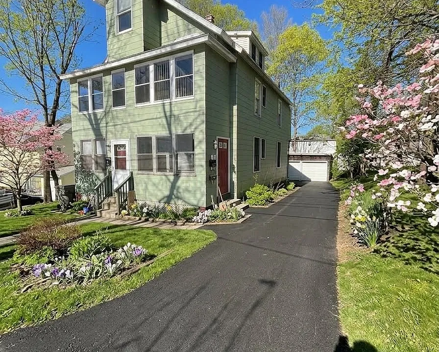 11 Roberts St #3