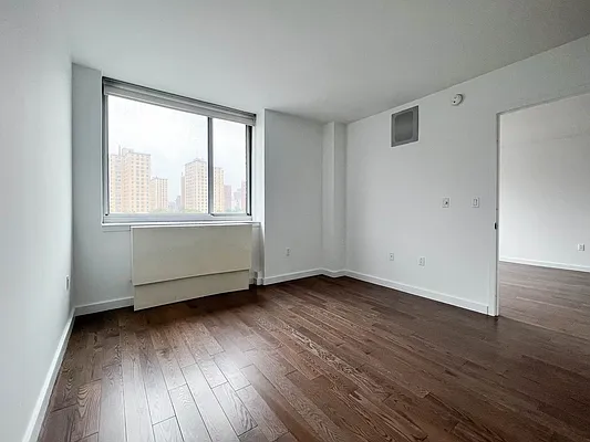 Rented by Kahen Properties | media 30