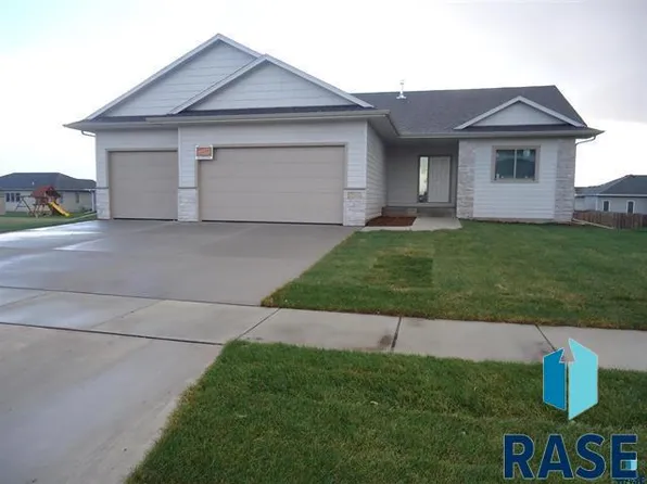 6613 E 49th St, Sioux Falls, SD 57110