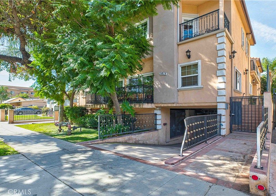 1st image of 1613 Grismer Ave APT 105