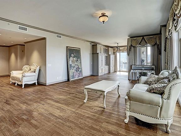 3rd image of 1100 Uptown Park Blvd Unit 114
