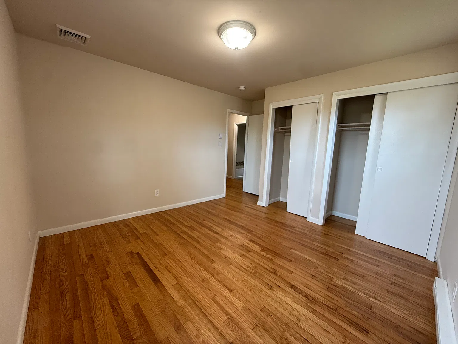 4 bed, 1944 sqft, $3,700 — Photo 3