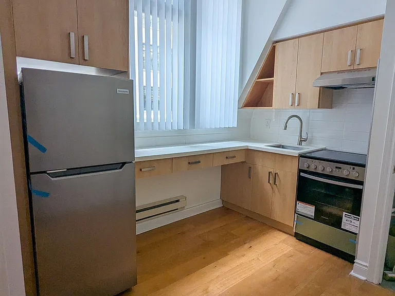 73 Richmond St W #401 — Photo 15