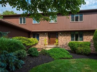 5523 Pine Ln, Solon, OH 44139