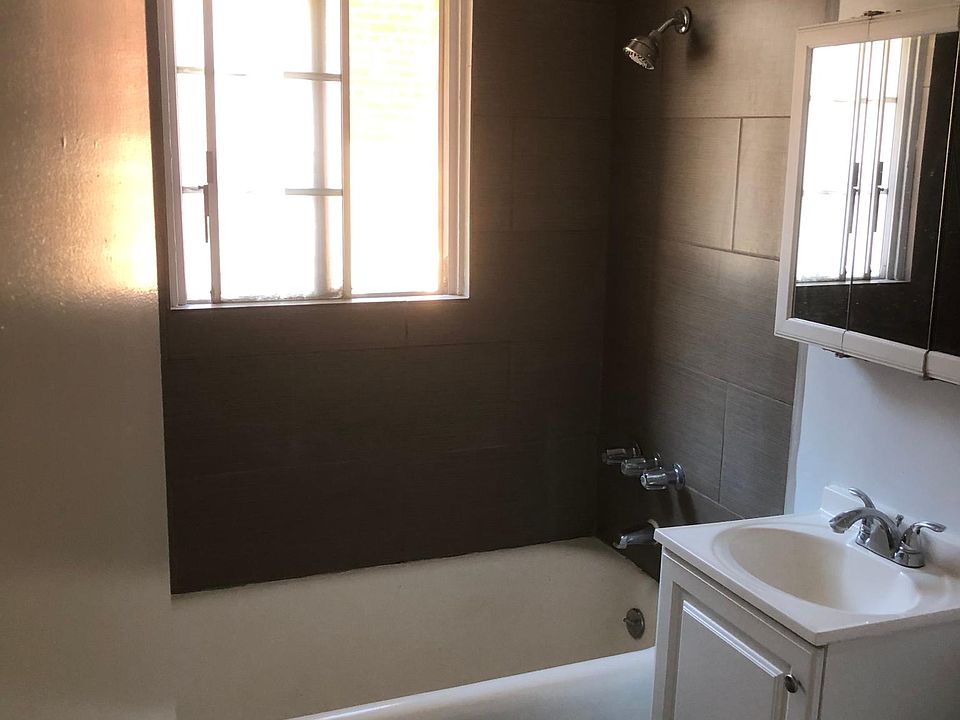 2nd image of 228 S Kenwood St APT 207