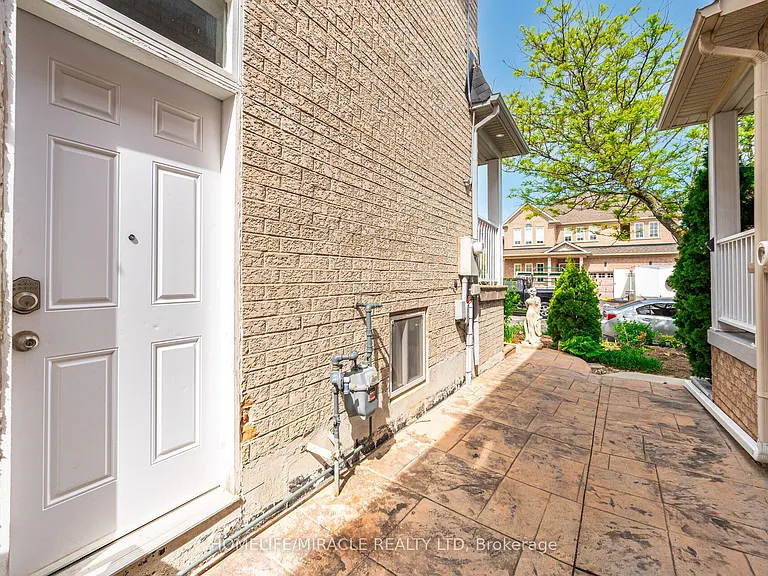41 Beachpoint Blvd #UPPER — Photo 46